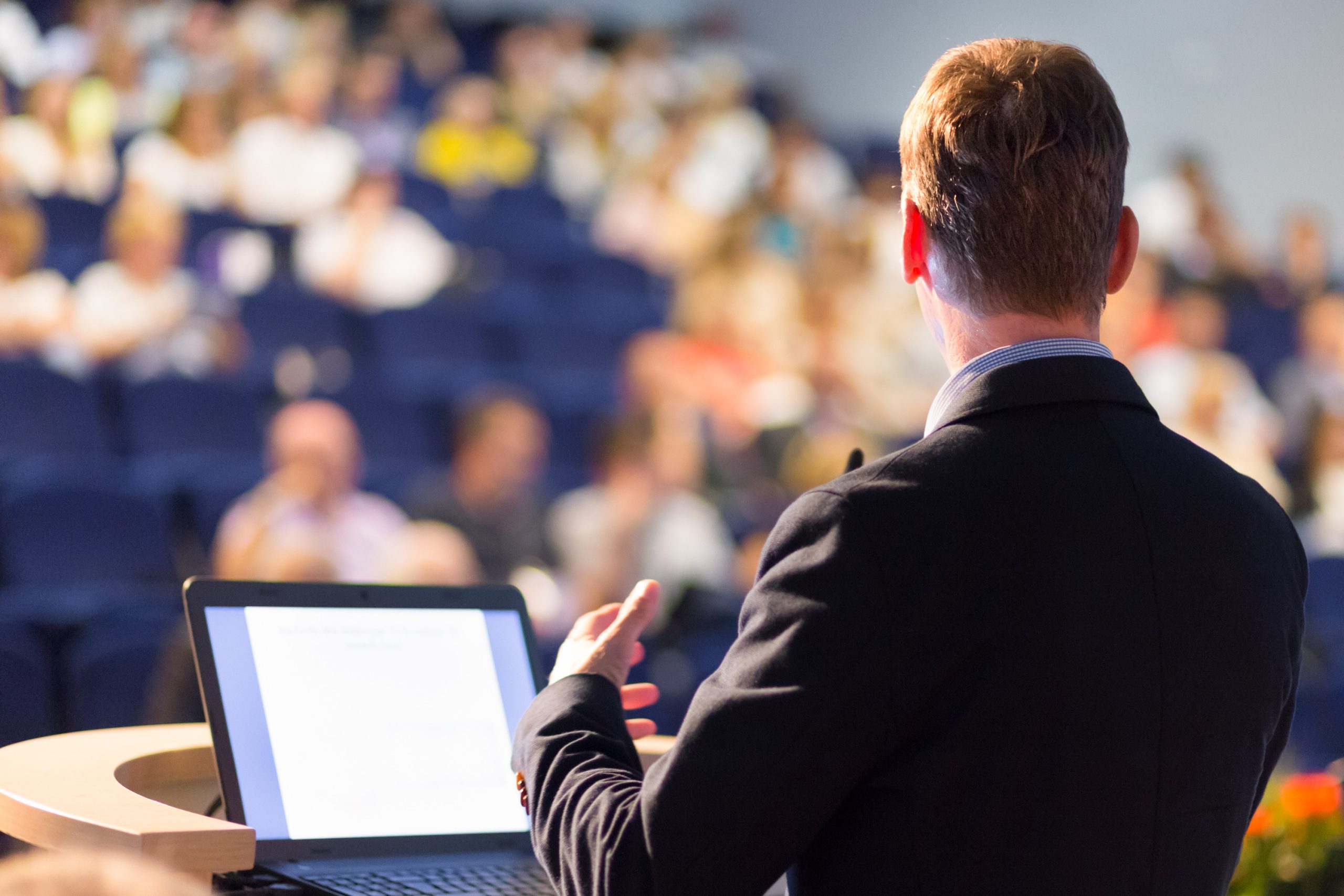Coaching vs Directing: When Each Leadership Style Works Best